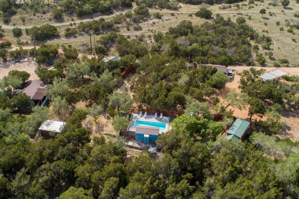 Fox Tiny Home - The Cabins At Rim Rock أوستن المظهر الخارجي الصورة